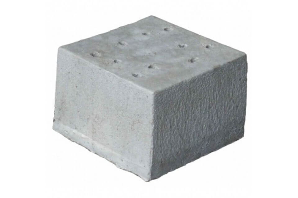 Betonpoer 30x30x20 cm met 10 gaten